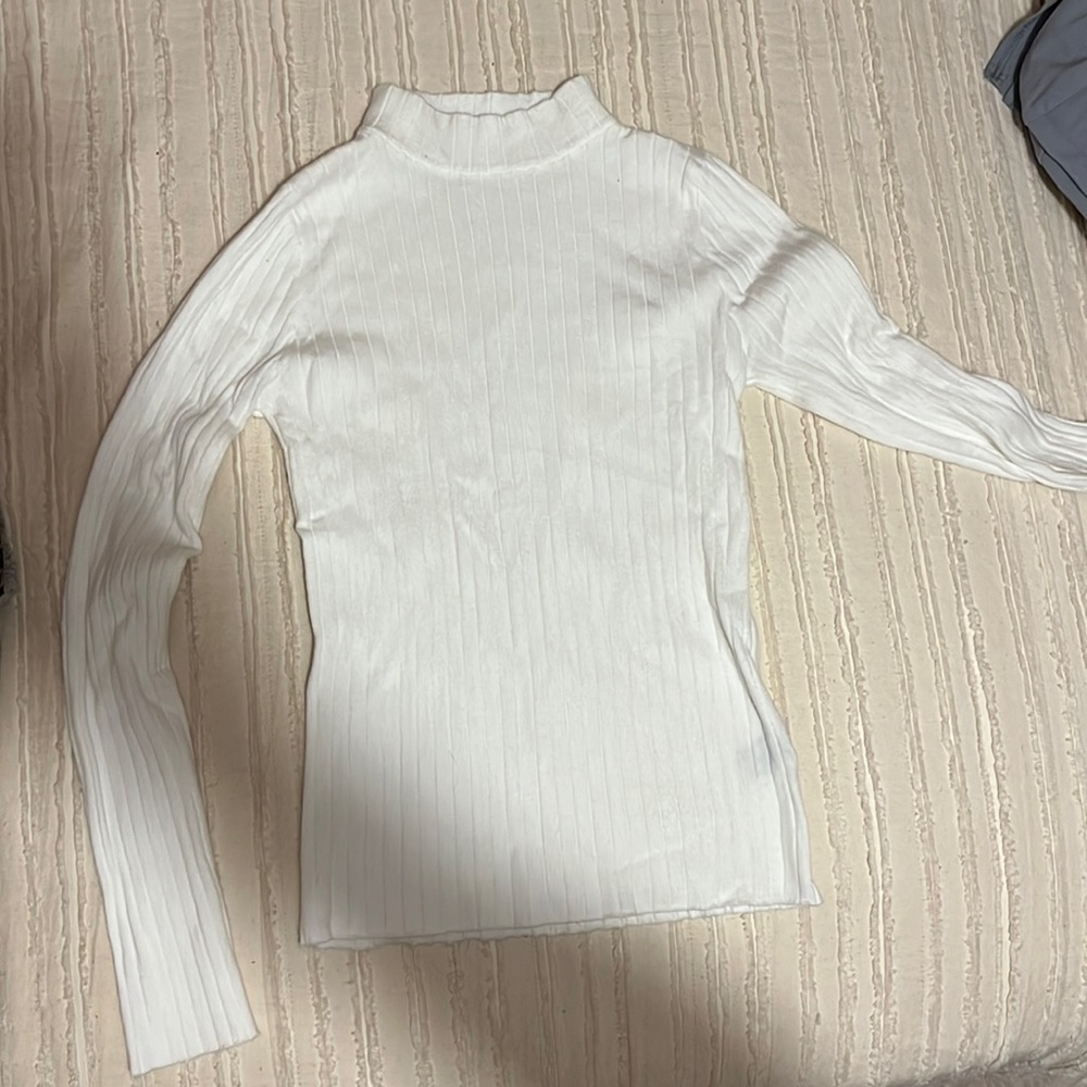 Long sleeve white